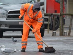 俄罗斯大规模驱逐违法外国人，2700人遭清理，背后有何隐情？