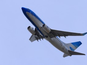 政府停摆的蝴蝶效应，当美国空域关闭如何撼动全球航空网络