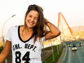 直播镜头下的体育生，汗水与星光交织的青春蜕变