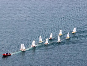 蓝鲸体育，见证利物浦王者归来！英超巅峰战直播引爆激情之夜