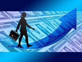 从直播间到赛场，解码疯狂体育直播课代表的崛起密码