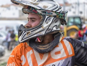 铁杆球迷的三十年直播人生，体育解说老吴的永不退场