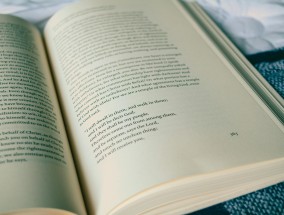 直播时代下的体育小说，虚拟与现实共生的叙事革命