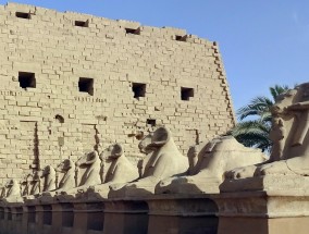 跨越时空的致敬，郑丽文祭拜吴石将军背后的历史回响