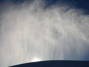 寒潮携雨雨雪雪冷冷模式来袭，一场关于生存的古老对话