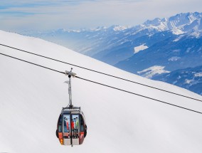 跨越天山直播新疆体育频道，冰雪运动与民族文化的融合盛宴