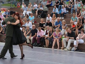 147体育，在流量狂欢中锚定体育直播的慢艺术