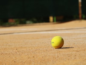 巅峰对决！山猫体育直播网球赛事引爆全场，纳达尔VS德约科维奇上演史诗级较量