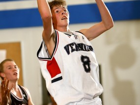 台球与篮球的跨界对话，九球直播中的体育精神