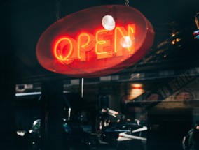 CBA体育直播新纪元，5G+VR技术赋能乔木直播沉浸式观赛体验