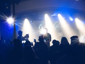 抖音体育直播，流量狂欢下的内容突围与商业新蓝海