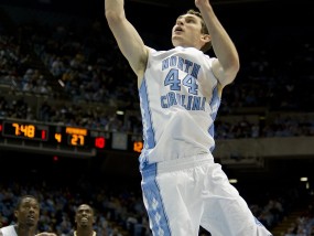 指尖滑动间，全球赛场尽收眼底—体育直播在线观看篮球的终极指南