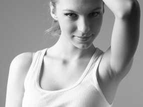 激情与美学碰撞，体育直播妆容的创意设计指南