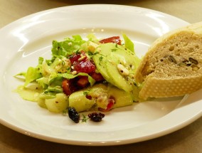 饭香不怕热！体育赛事直播的饮食新次元，从观赛到云吃的沉浸式狂欢