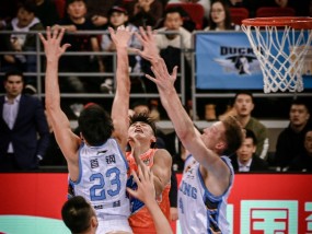 NBA人人直播体育，当全民直播重构篮球文化，体育娱乐化革命真的来了吗？
