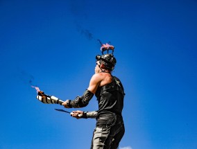 直播WWE体育，当体育娱乐遇上实时互动，观众为何越陷越深？