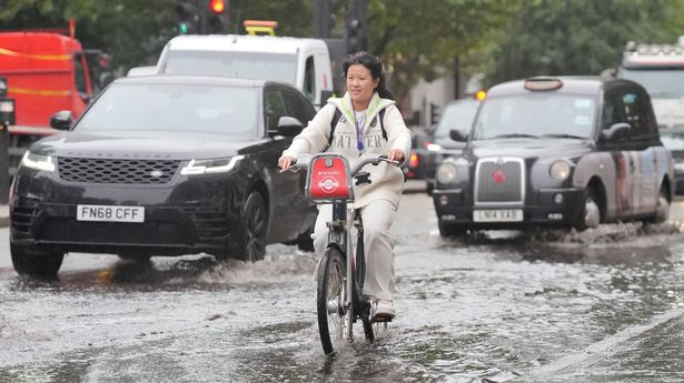 英国天气:凶猛的大西洋风暴正以每小时55英里的速度向英国移动