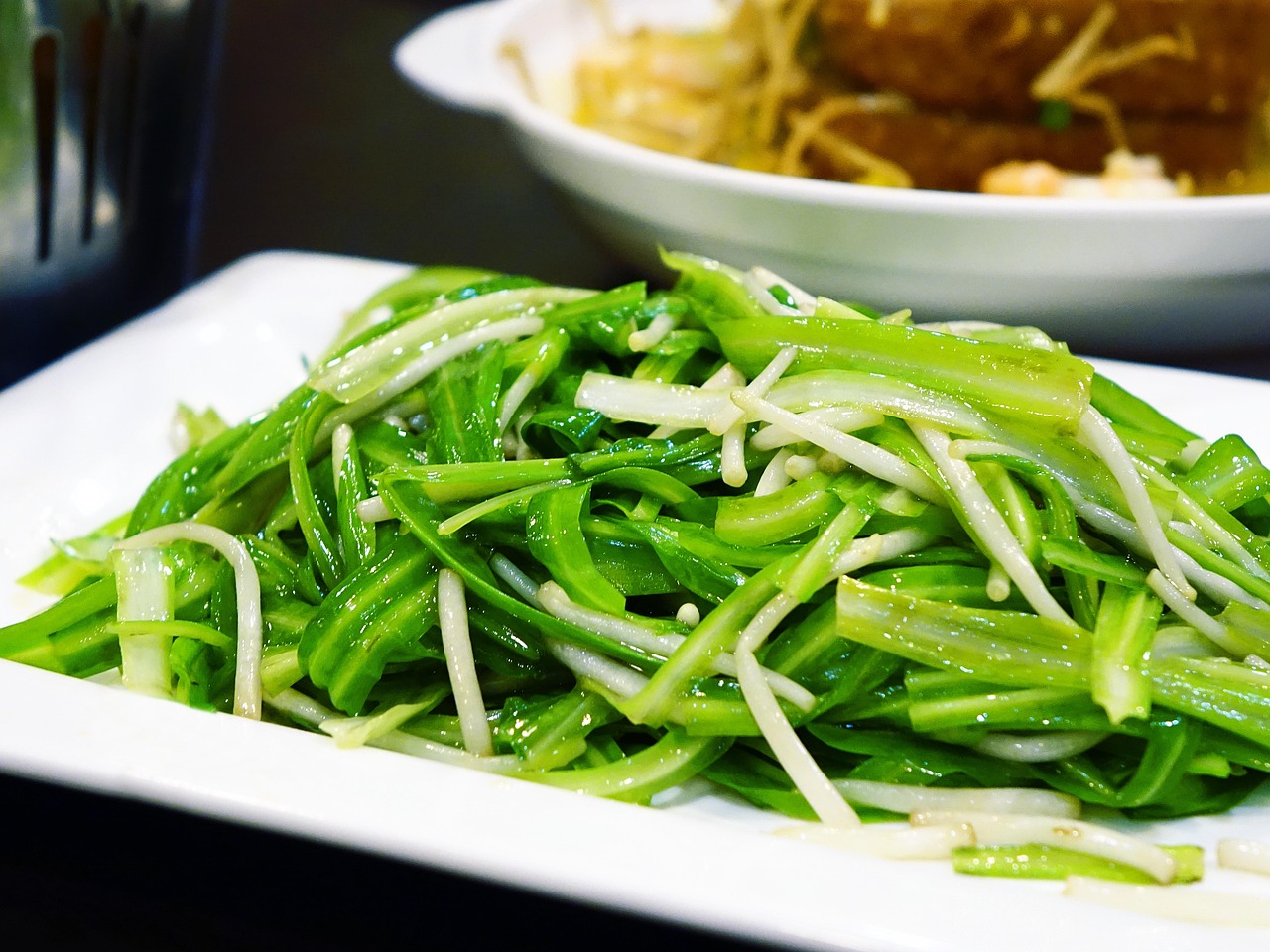 猪肝炒豆芽，美味佳肴的烹饪艺术