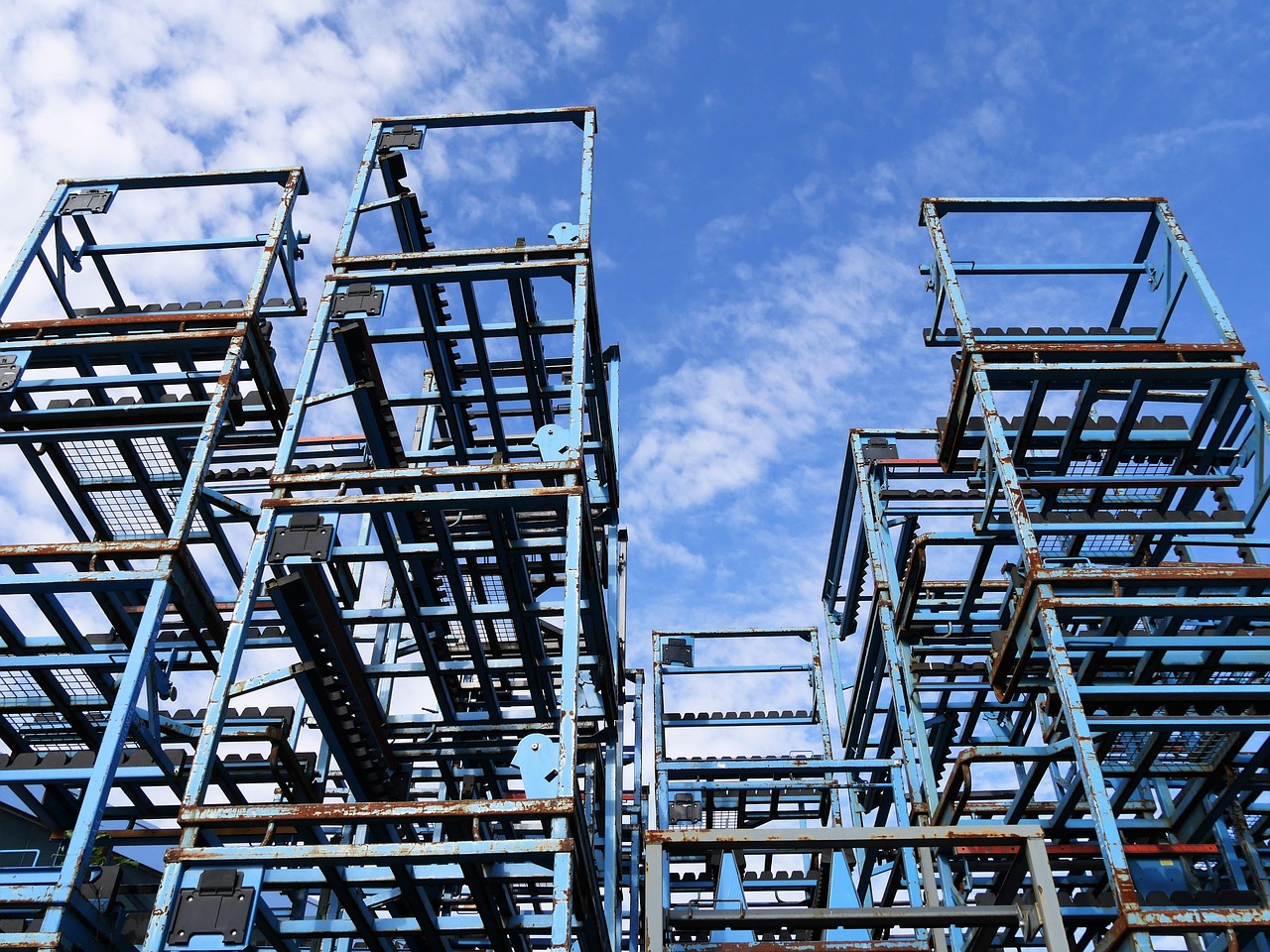 亚马逊股价飙升超9%市场热议背后驱动因素亚马逊涨超1%