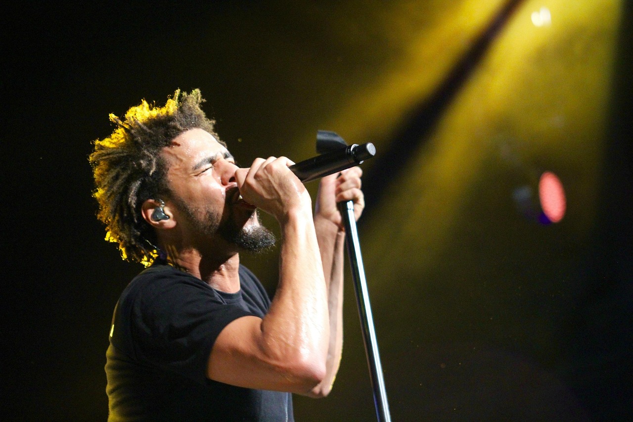 苏超决赛爆满!62329人见证史诗级对决,纪录诞生! 苏超决赛爆满!62329人见证史诗级对决,纪录诞生!