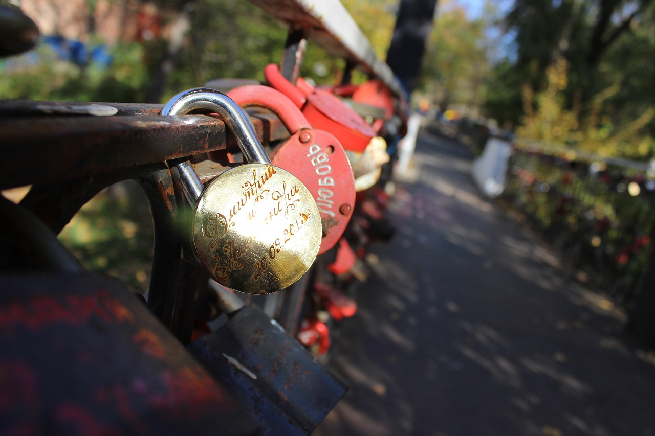 情义枷锁，当家庭成为情感绑架的战场