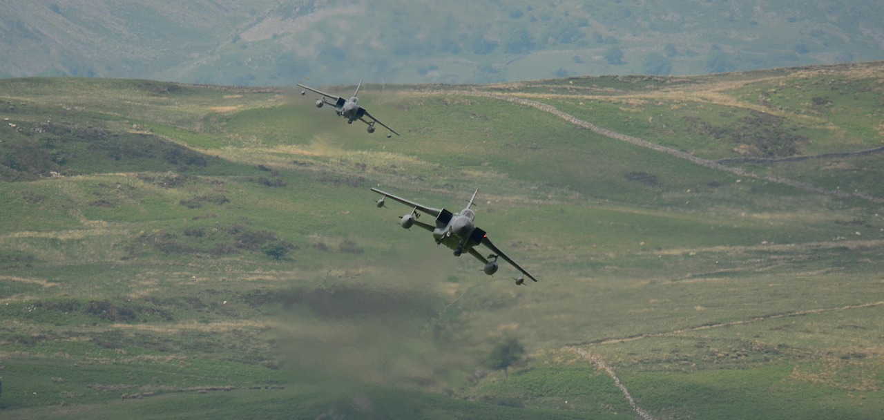 俄飞行员，要把中国战机打包带走？解码中俄航空技术合作新动向