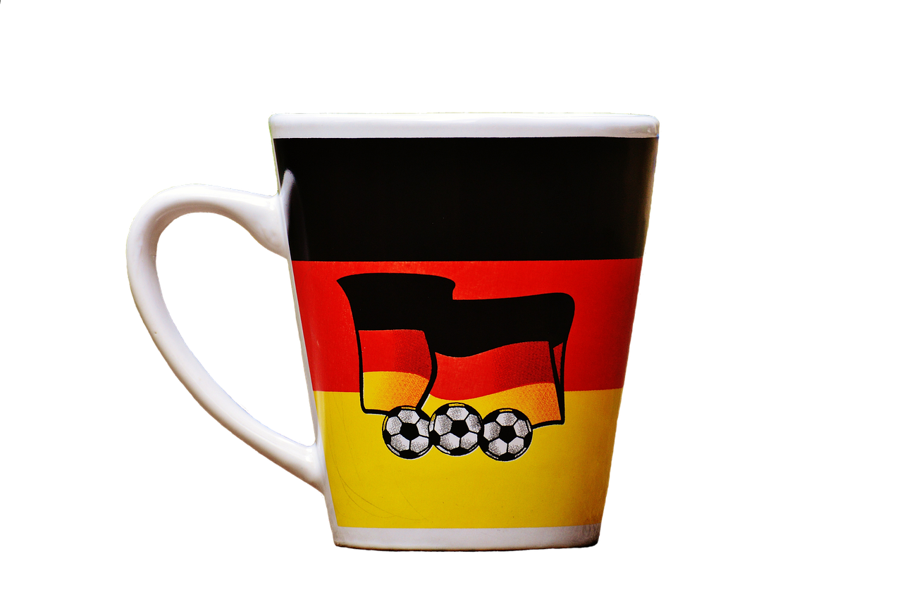 咖啡杯里的体育盛宴，直播时代下的消费狂欢