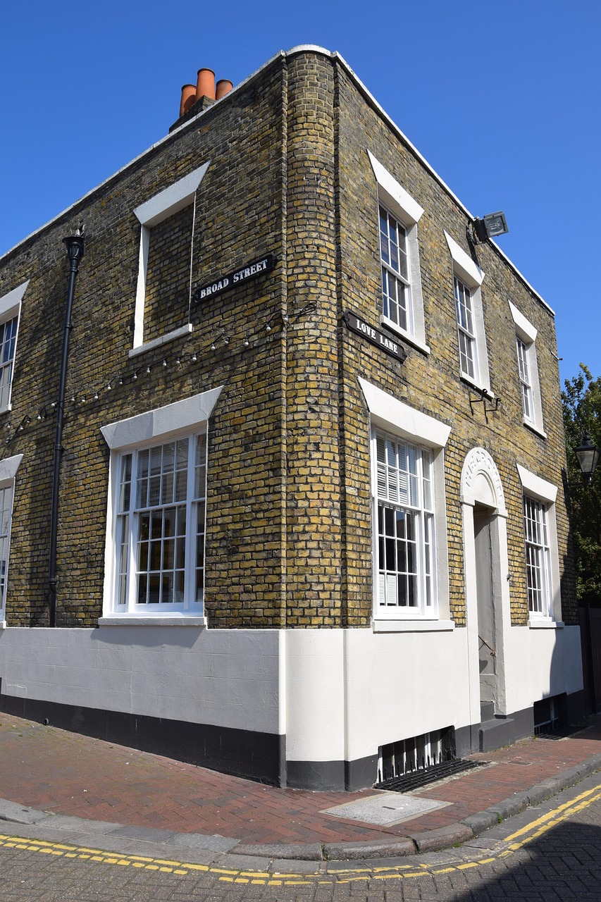 清华大学建筑学院官网师资名单,翁帆教授未列其中,背后原因何在? 清华大学建筑学院官网师资名单,翁帆教授未列其中,背后原因何在?