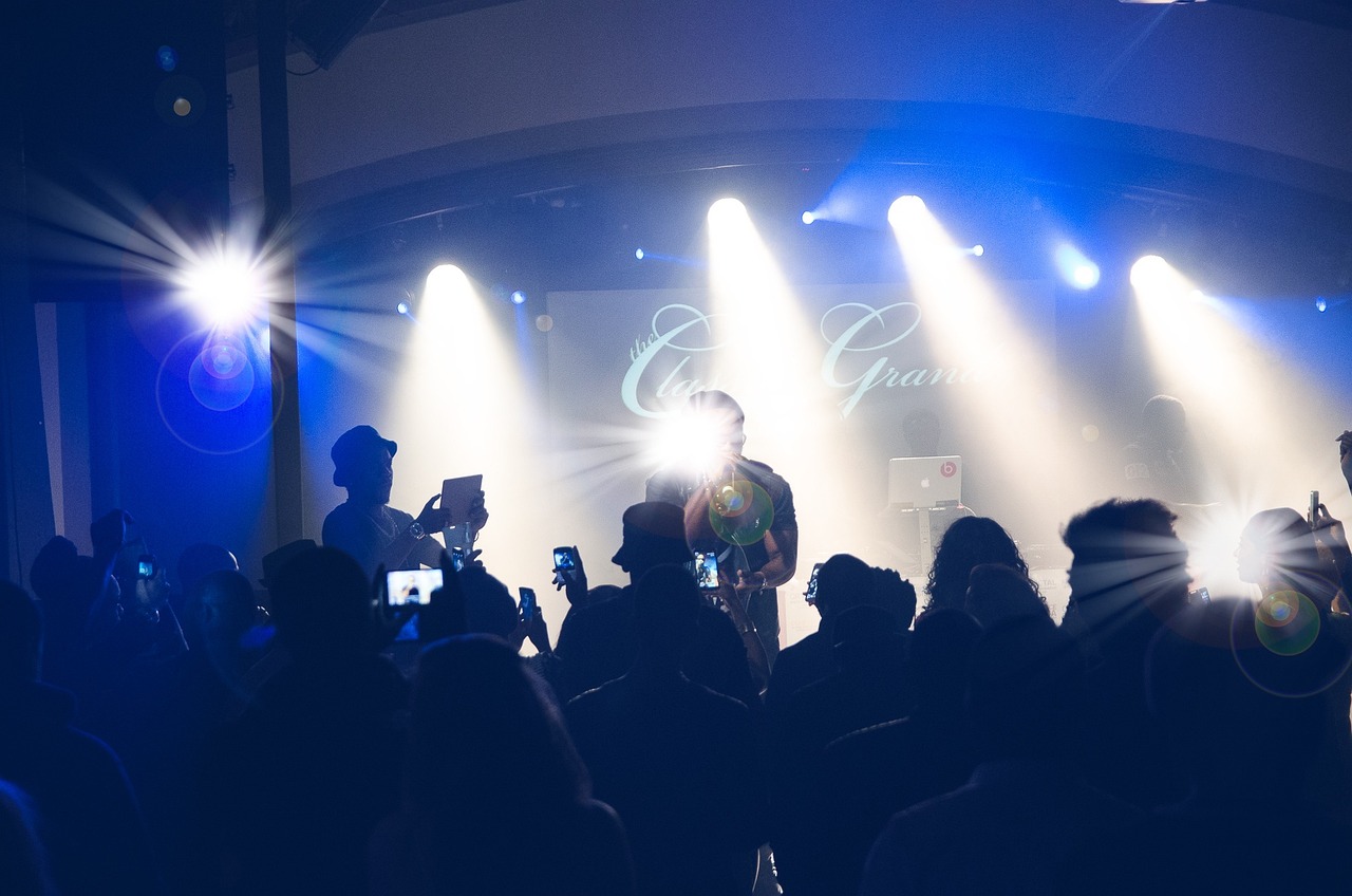 实时互动新体验,体育直播拉票如何重塑观众参与模式 实时互动新体验,体育直播拉票如何重塑观众参与模式