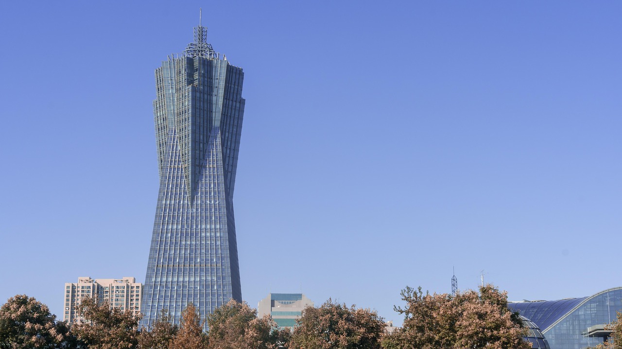 万亿赛道新势力,三城竞逐中国经济增长新极 万亿赛道新势力,三城竞逐中国经济增长新极