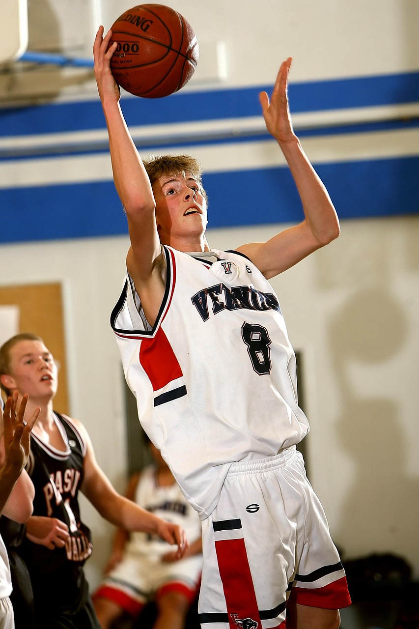 「飞驰体育篮球直播」直击现场，沉浸式观赛新体验，点燃你的篮球激情！