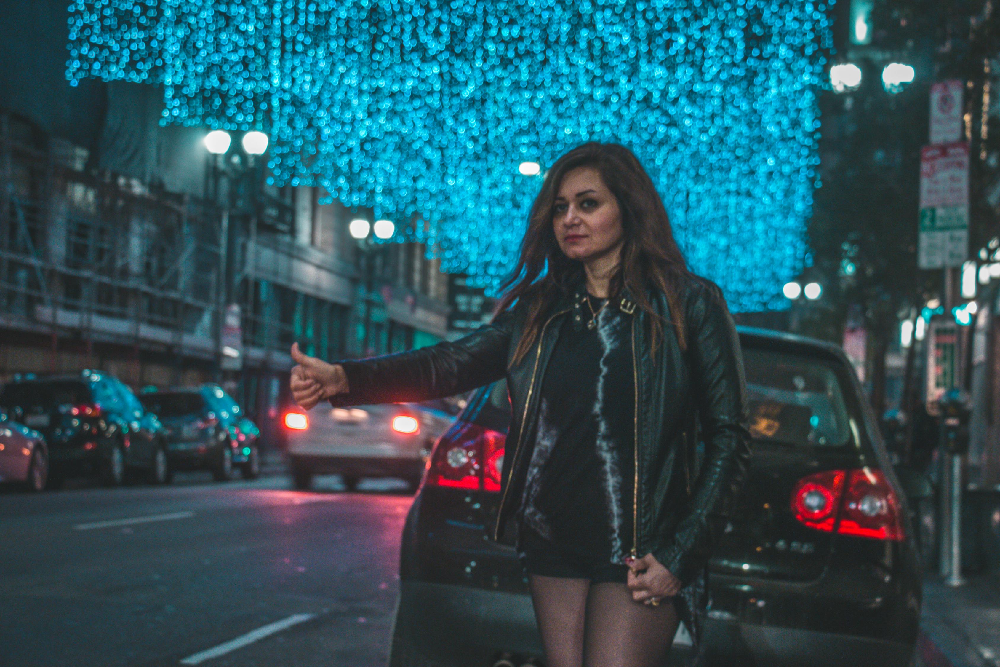 Mastering the Language of Sports Broadcasts:Essential English Phrases for Live Commentary