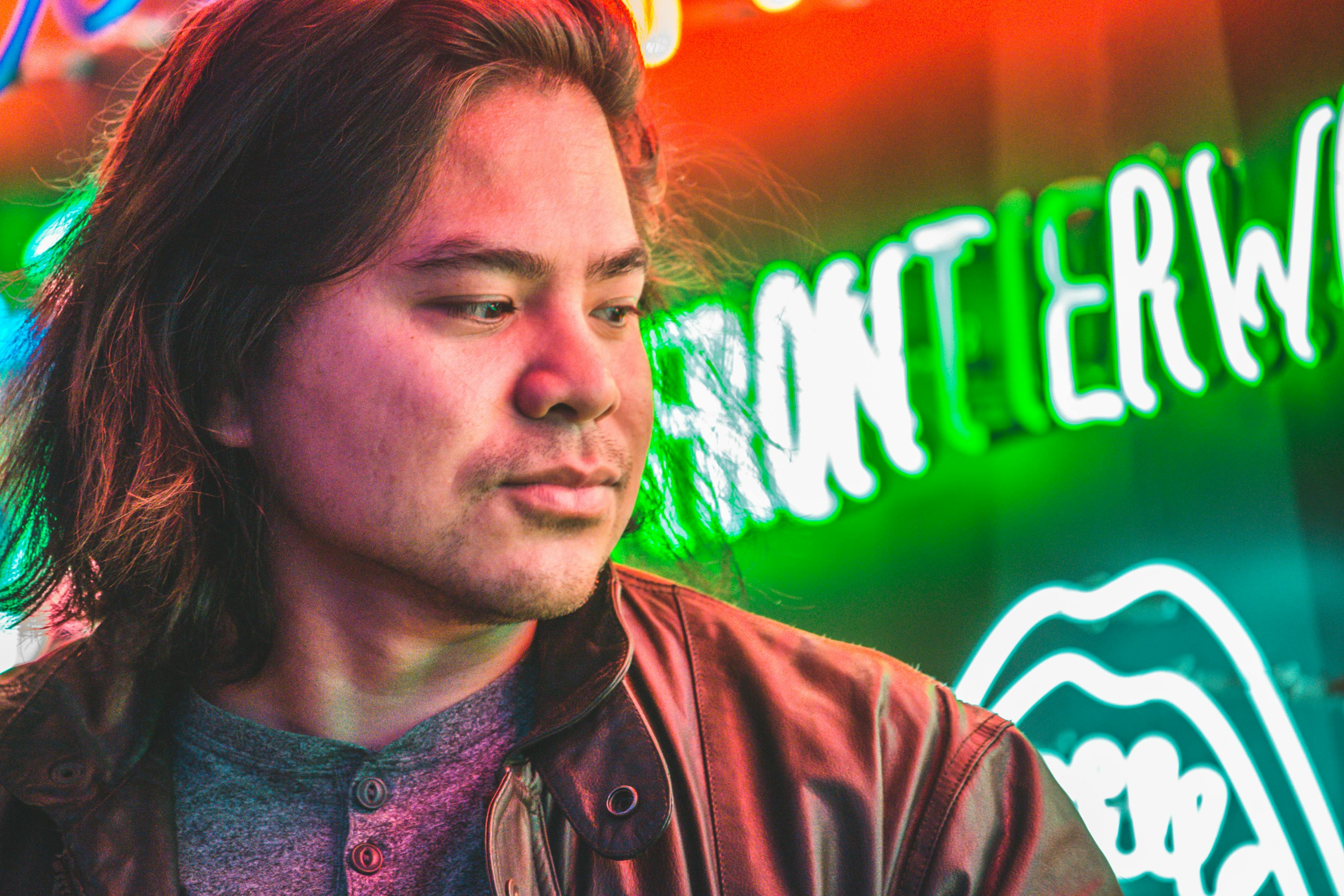 Mastering the Language of Sports Broadcasts:Essential English Phrases for Live Commentary