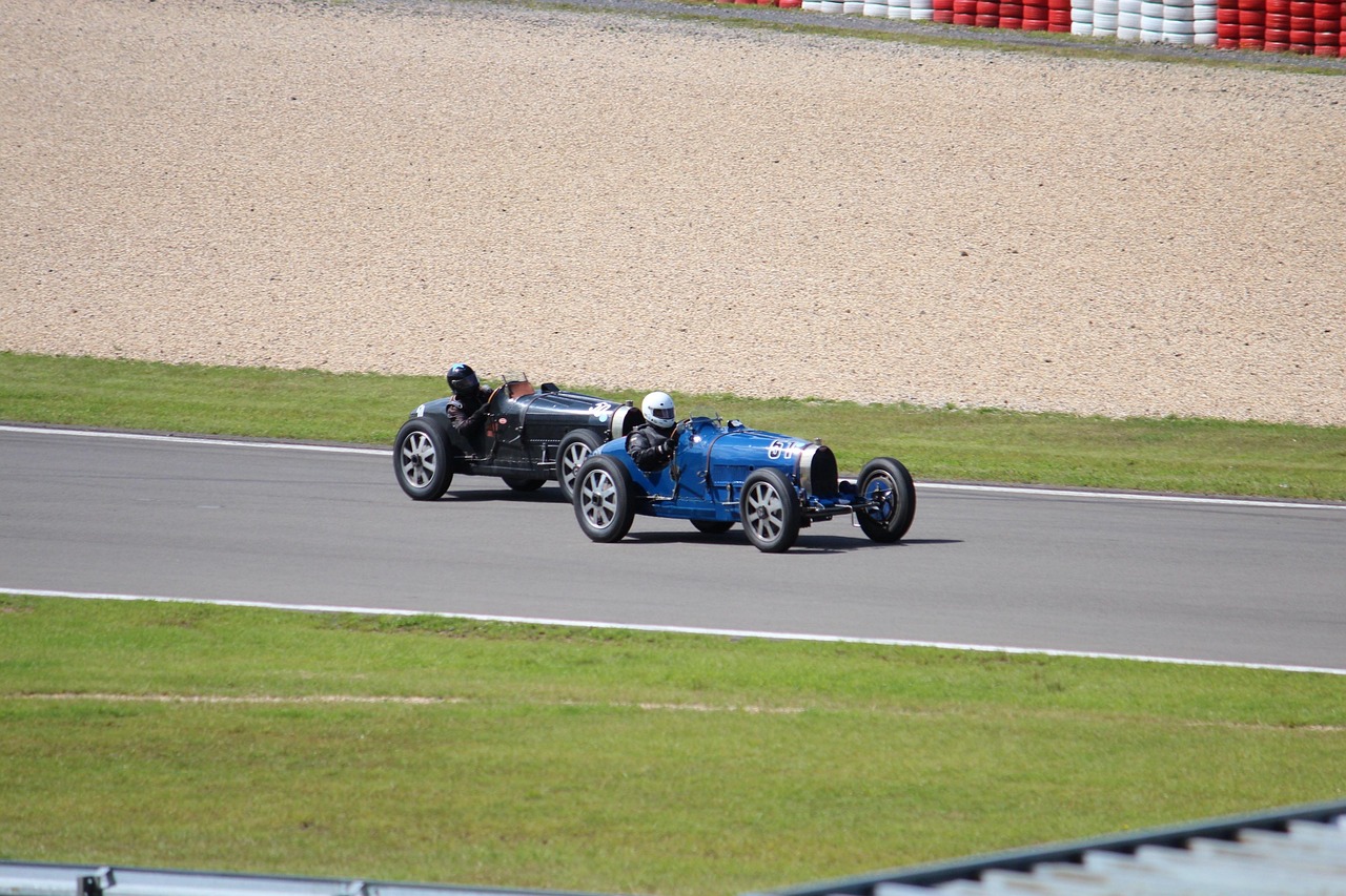 F1极速狂飙!劲爆体育直播引爆赛车狂热之夜 F1极速狂飙!劲爆体育直播引爆赛车狂热之夜