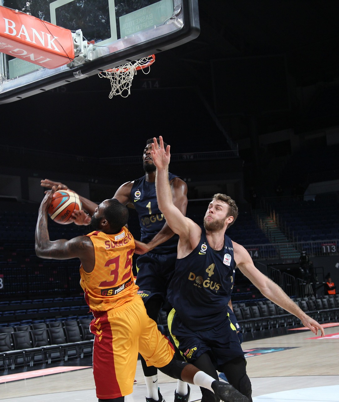 懂球体育直播nba，用科技重构观赛体验，打造球迷专属数据战场