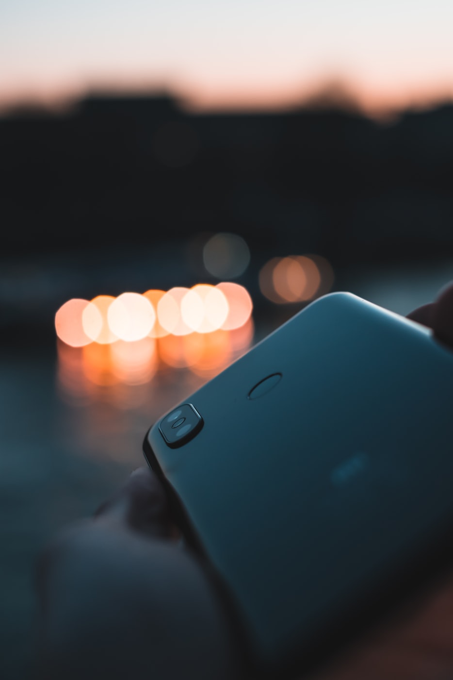 苹果用户必看!如何安全下载老版财神到APP?官方渠道全解析 苹果用户必看!如何安全下载老版财神到APP?官方渠道全解析