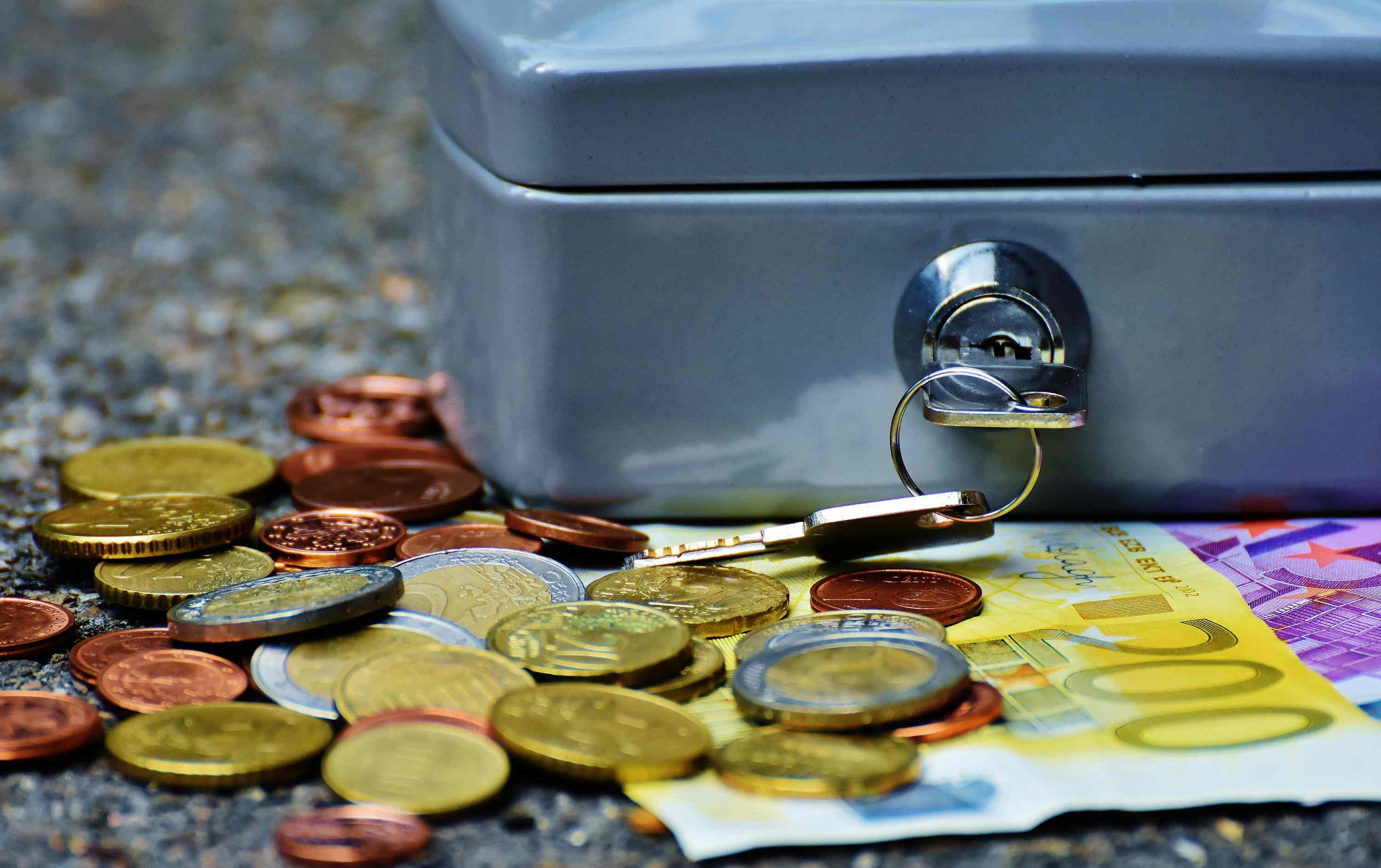 如何确定黄金首饰的克价？克价受哪些因素制约？